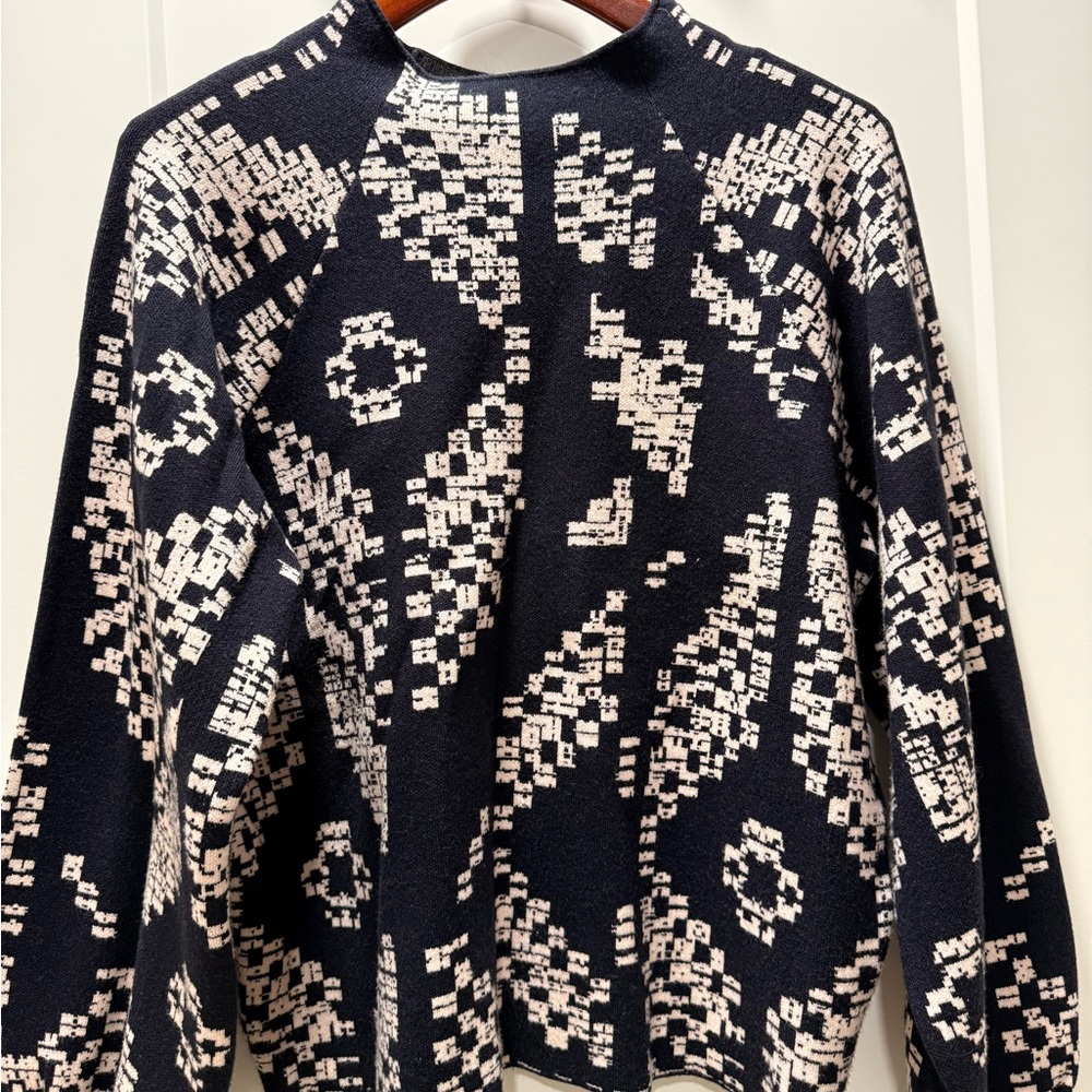 Navy and Cream Patterned Sweater (Like New)
